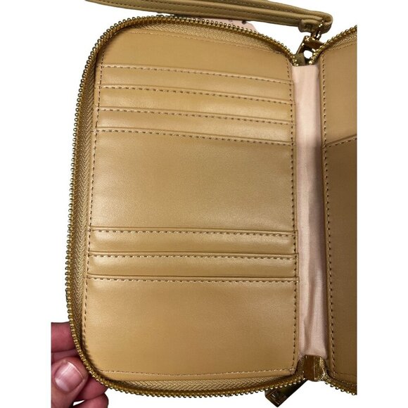 Lost + Wander Beige Passport Wallet With Wristlet Strap Worry Free NWT - Picture 5 of 6